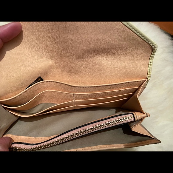 Chloe Patchwork Leather and patent leather wallet - Picture 15 of 16